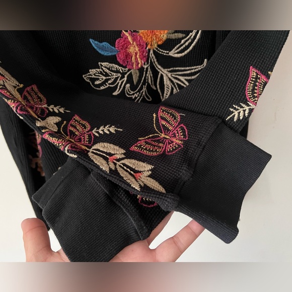 Johnny Was Taline M Floral Heavily Embroidered Thermal Black Cotton Henley Top - Picture 11 of 16